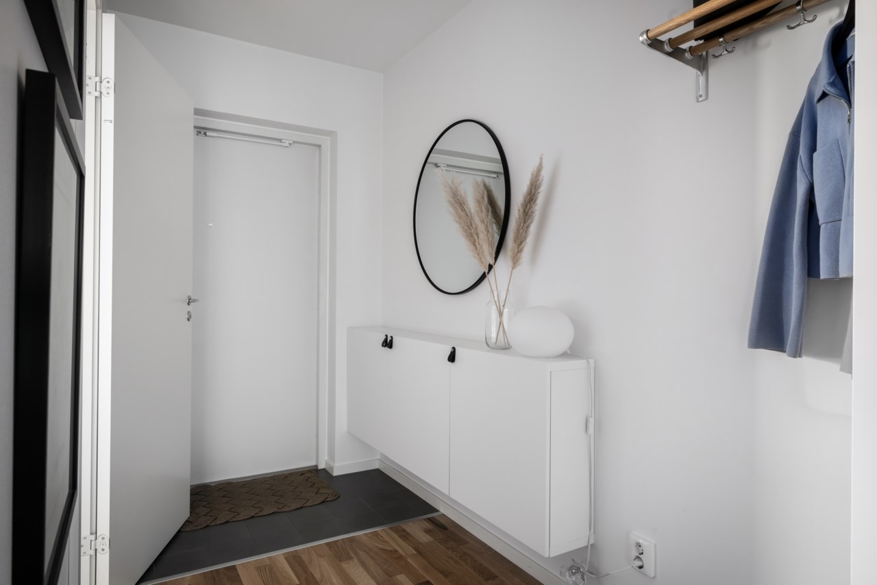 Radiusbacken 49, vån 2