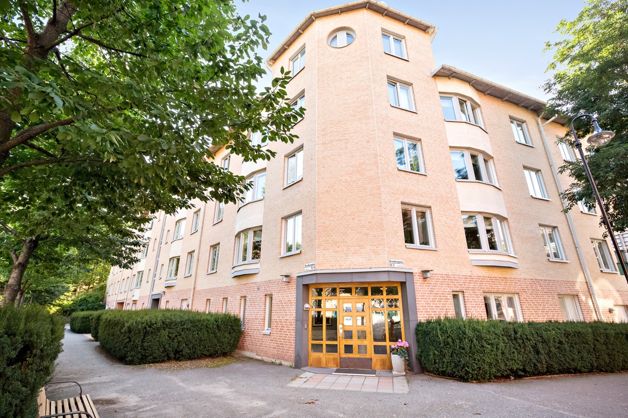 Brevduvegatan 12