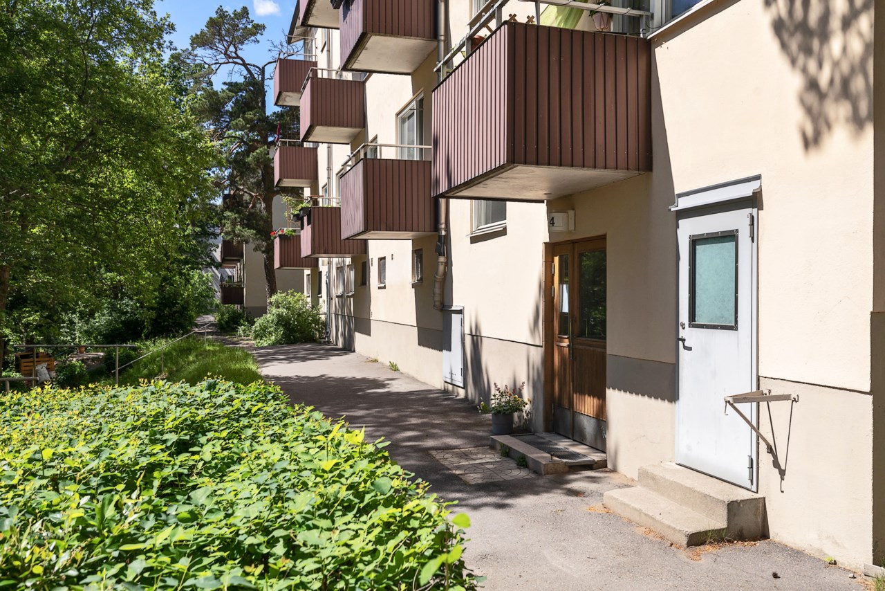Läckövägen 24