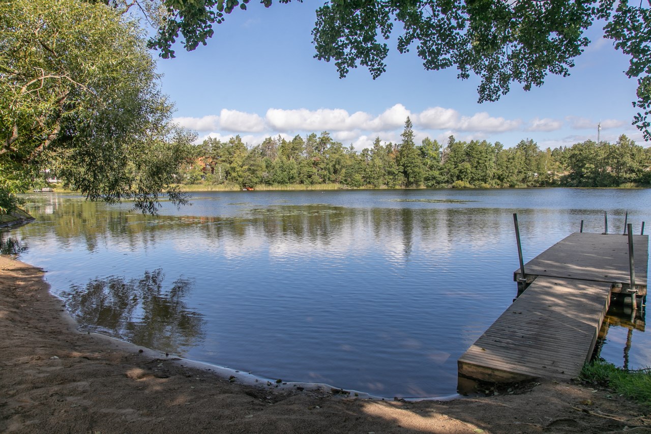 Eriksrovägen 6