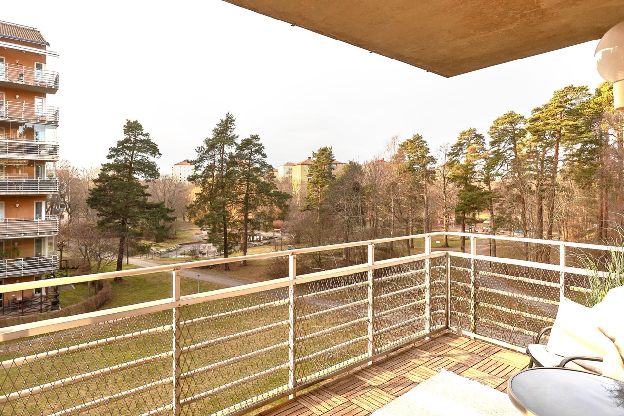 Skulptörvägen 18