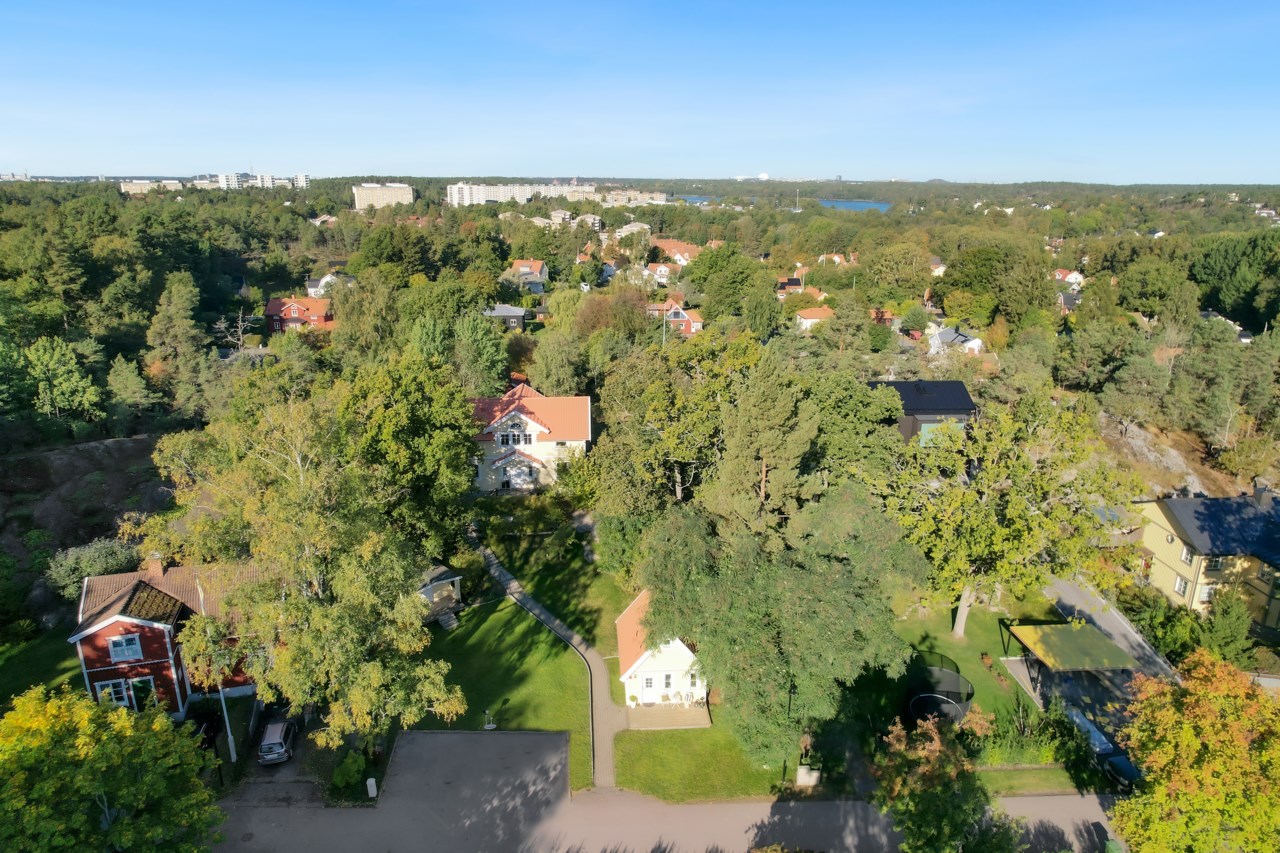 Åkarvägen 12