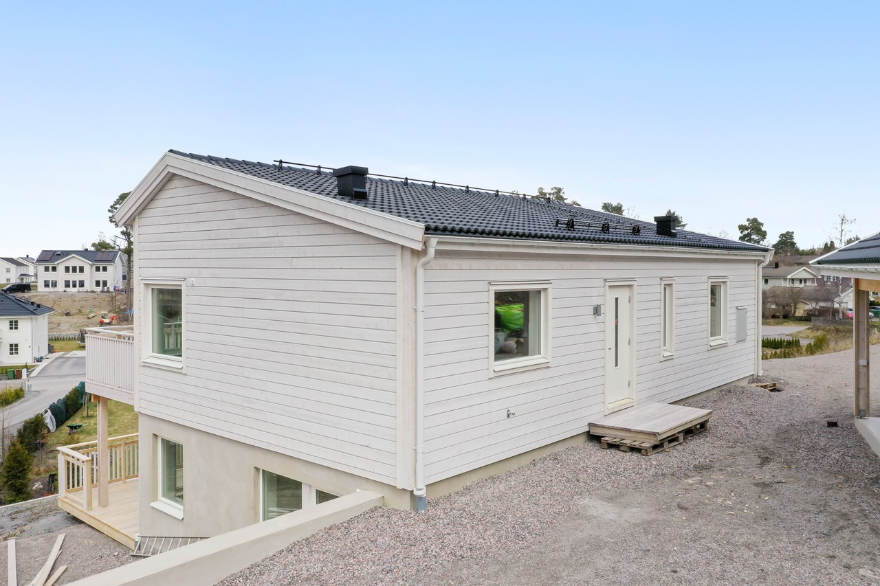 Skvadronvägen 46