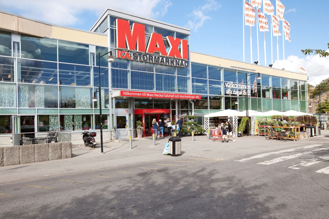 ICA MAXI ett stenkast från bostaden