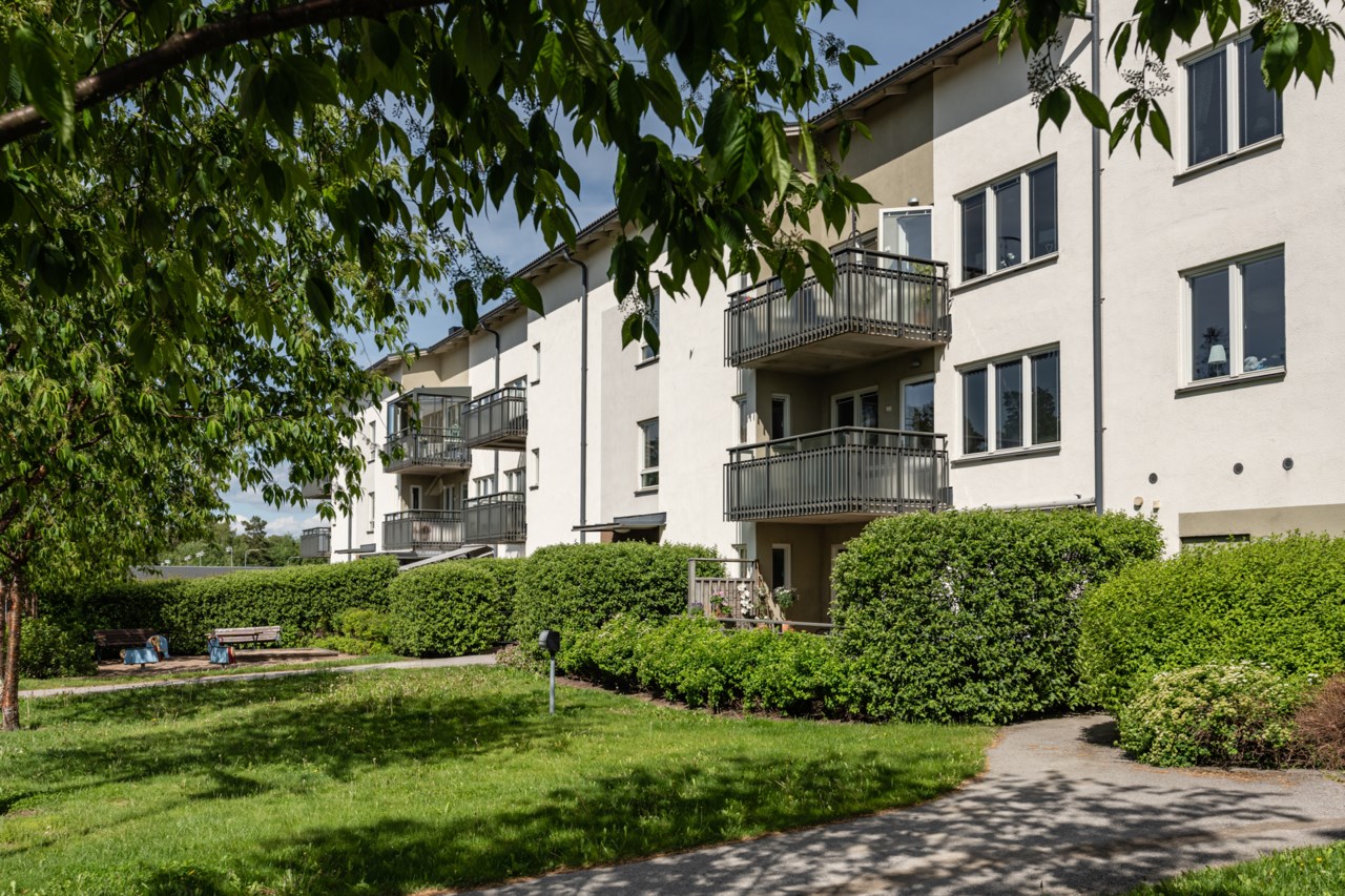 Svampskogsvägen 16, Stor uteplats i sydväst!