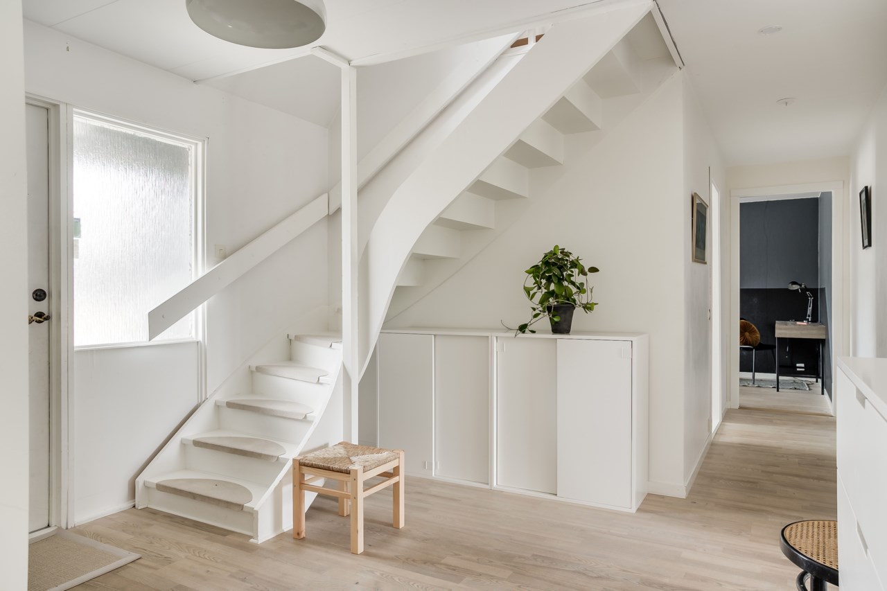 Gnejsvägen 8