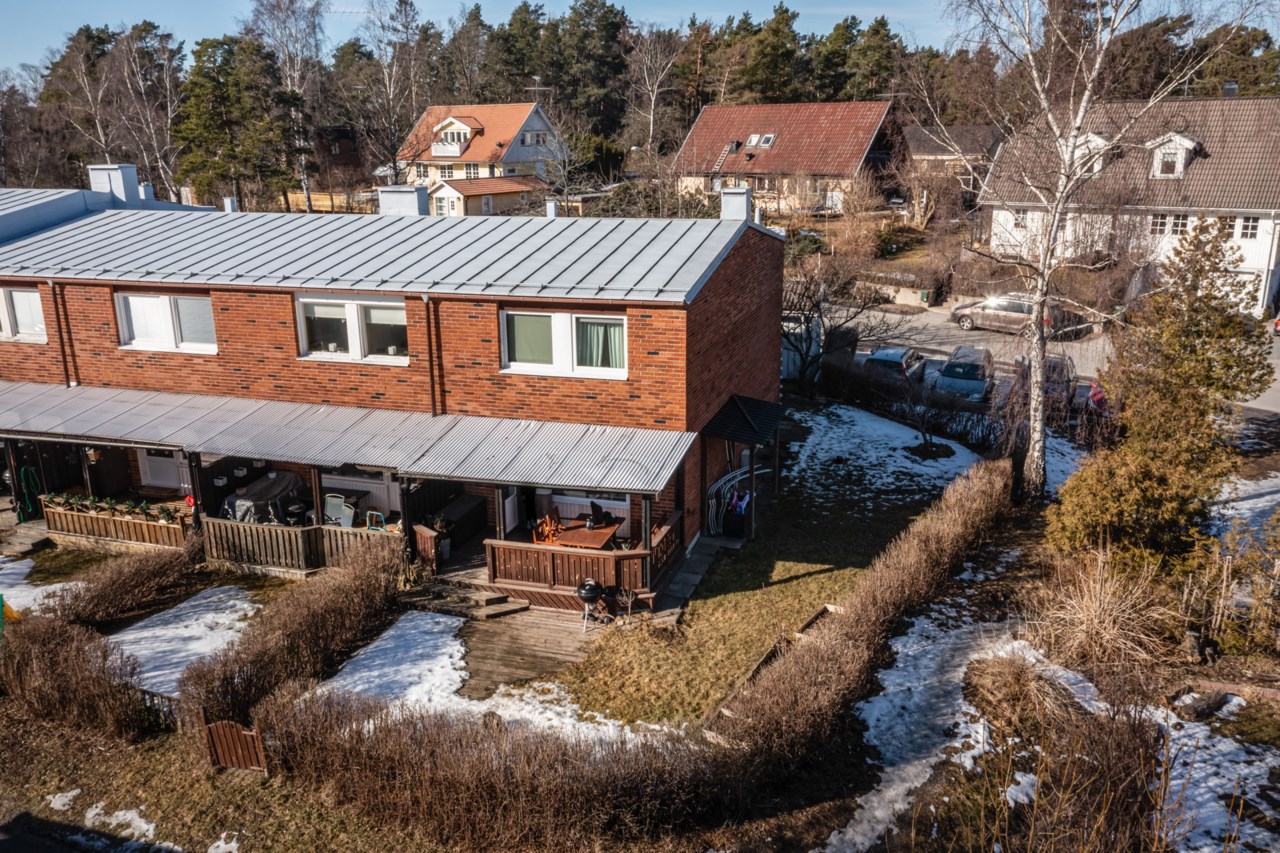 Uranusvägen 15