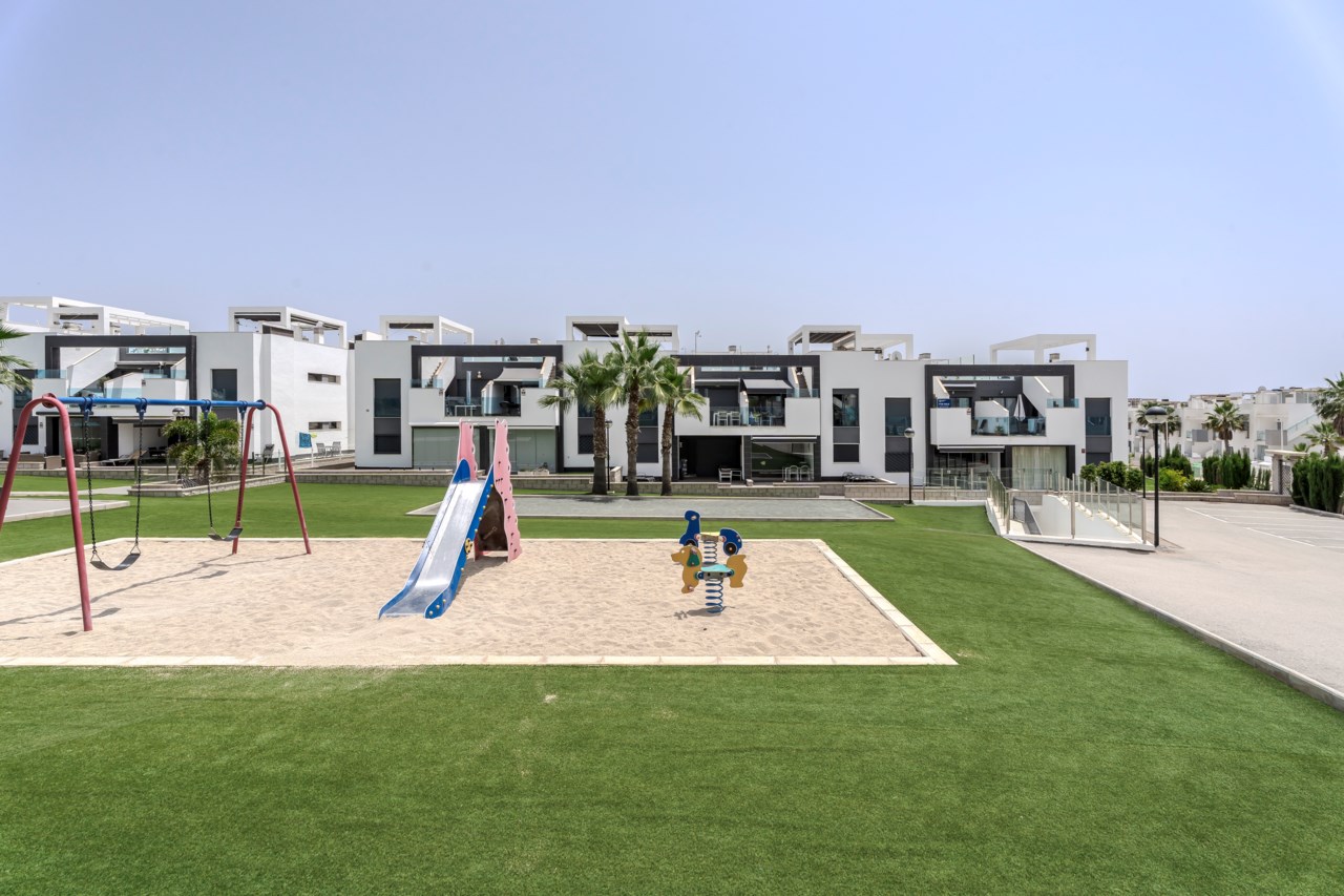 Oasis Beach IX