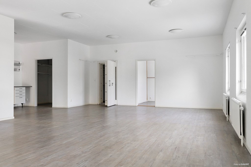 Del av butik från fråmre del.