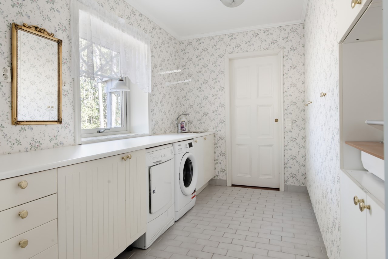 Karlsuddsvägen 15
