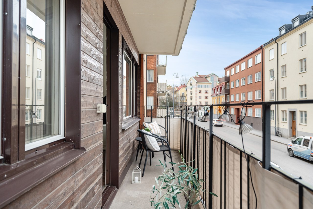 Vegagatan 25