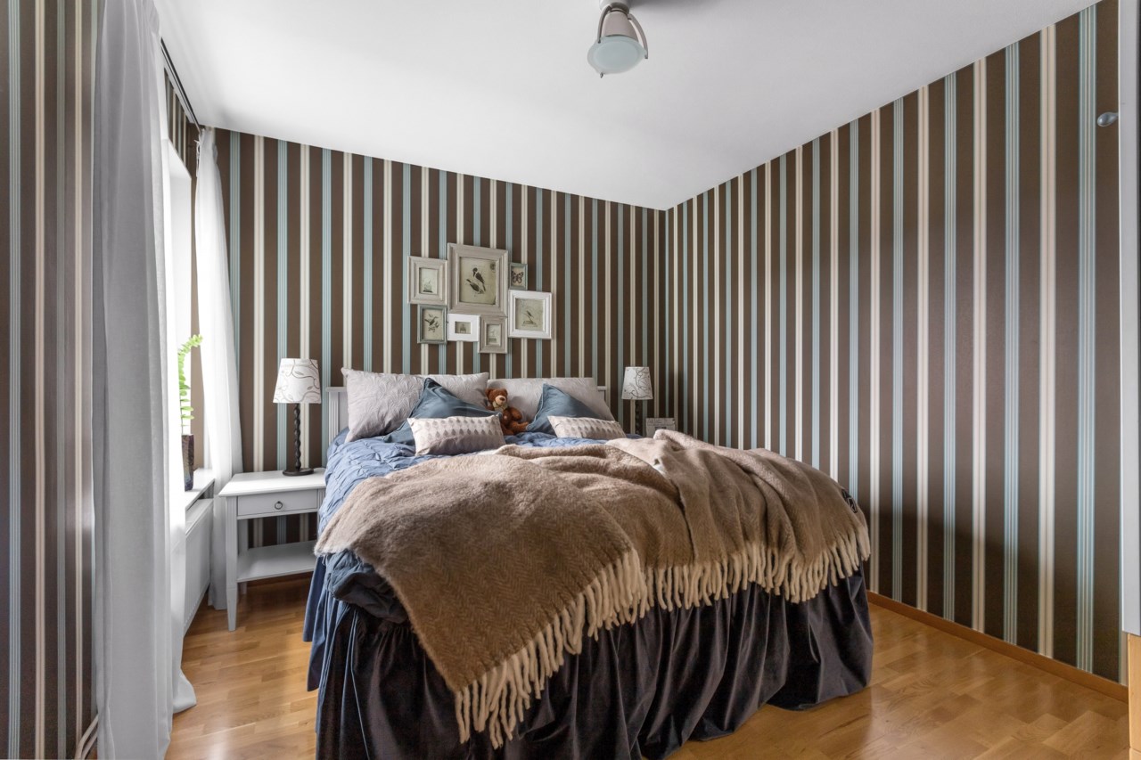 Master bedroom med god förvaring