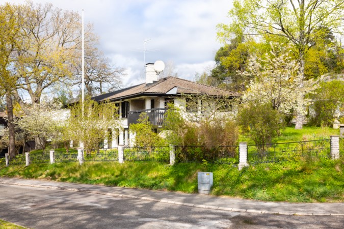 Rödstuguvägen 44/Vitlingvägen 1