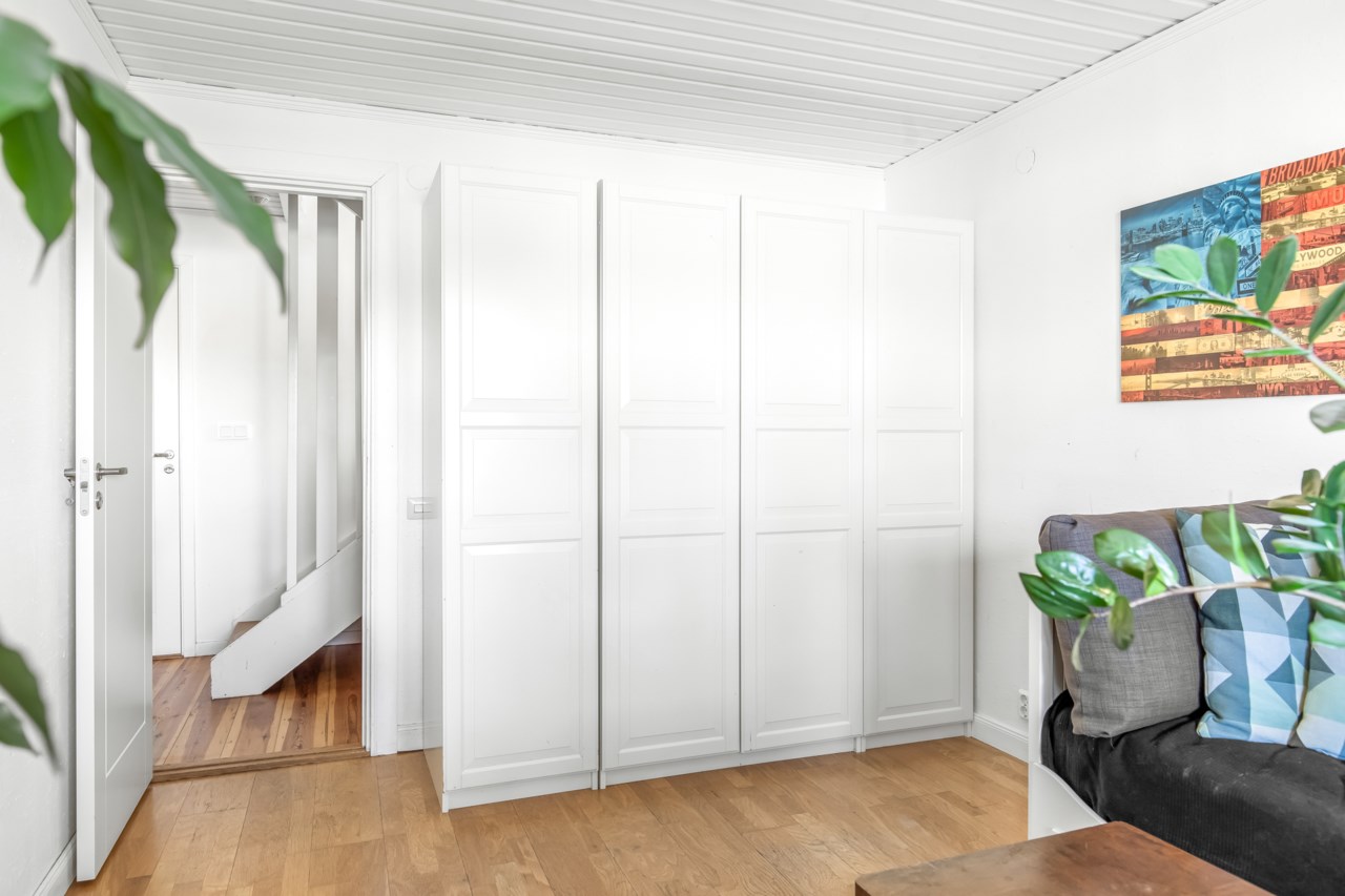 Mantalsvägen 12