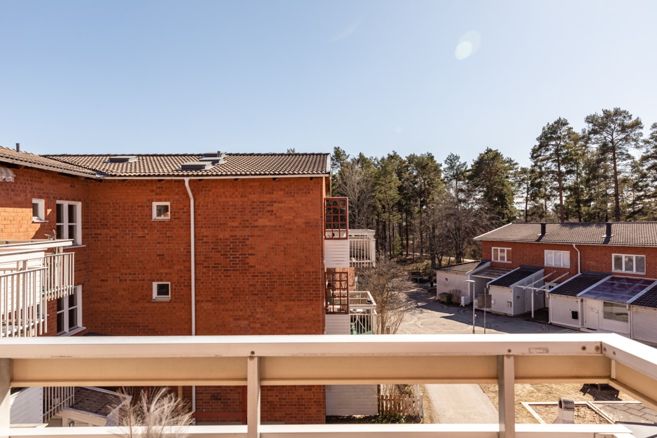 Tallåsvägen 8