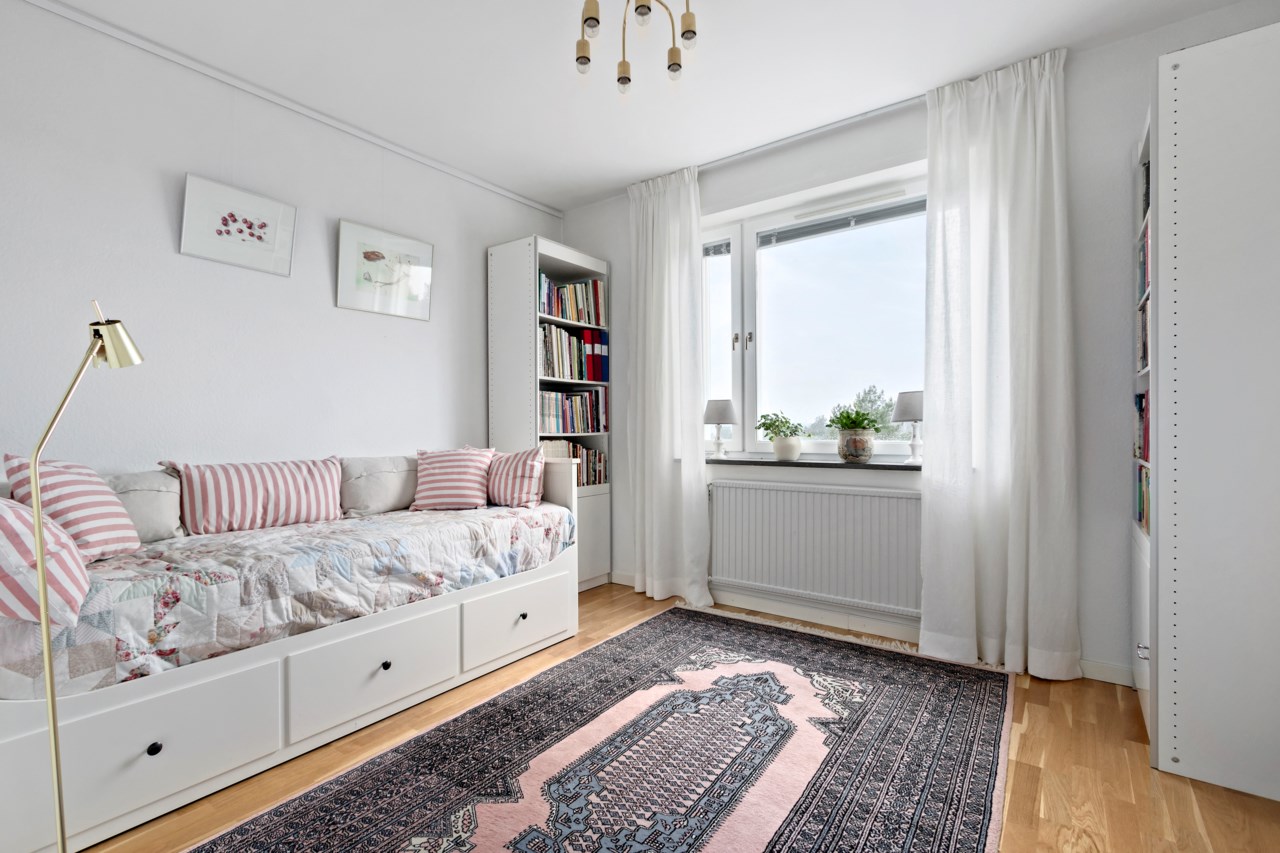 Eskadervägen 48