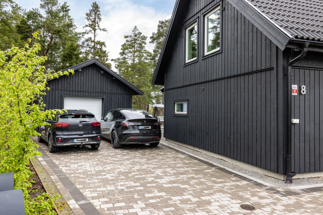 Bergtomtavägen 8