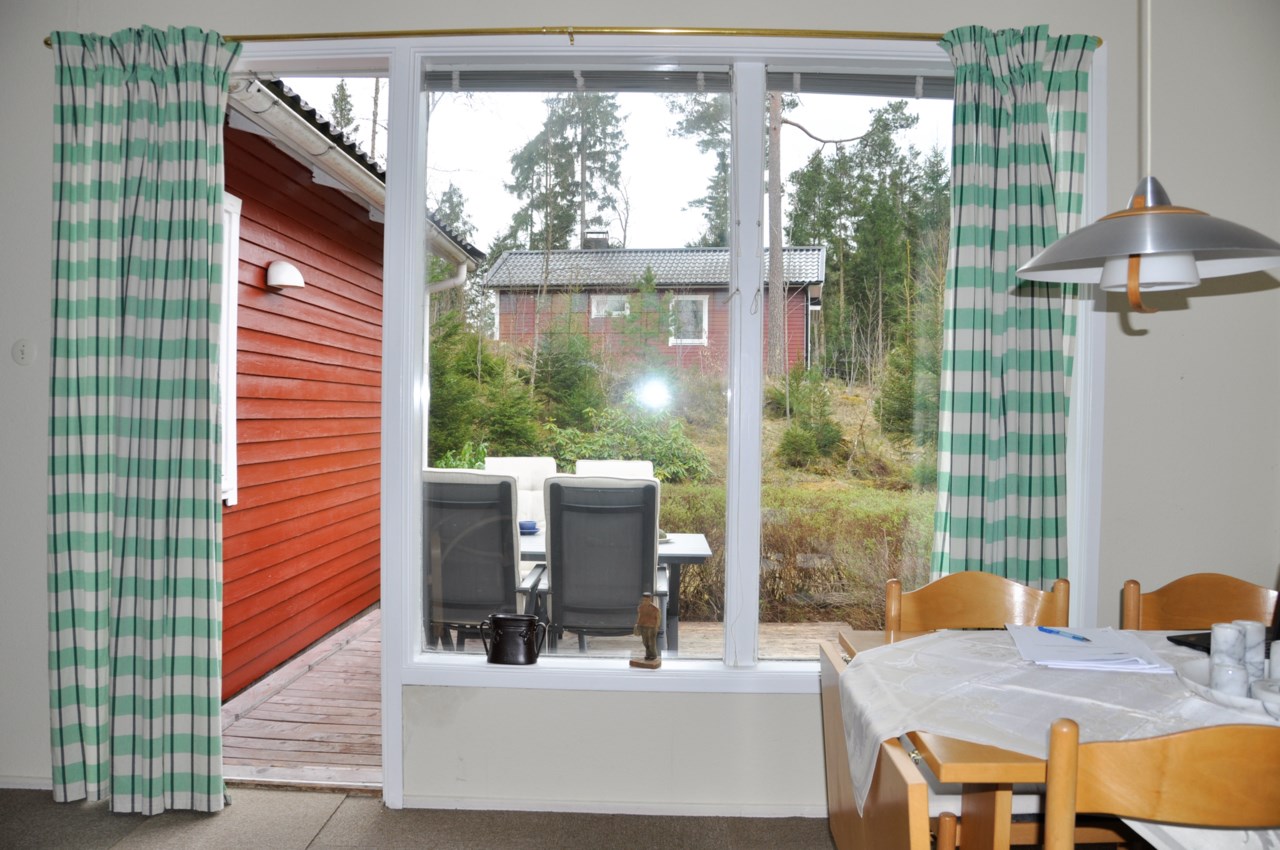 vardagsrum - utgång till trädäck