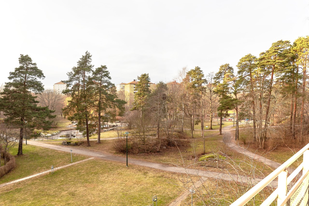 Skulptörvägen 18
