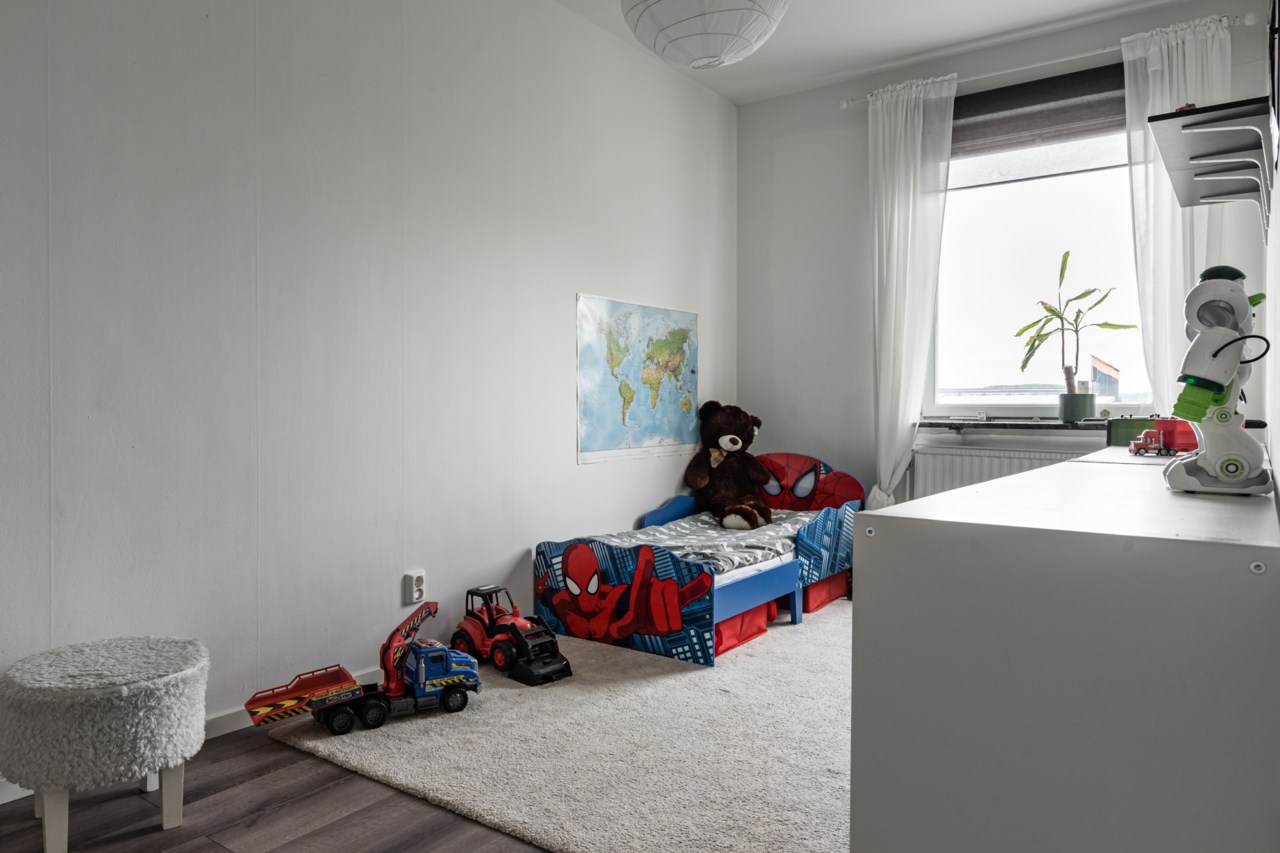 Tumba Torg 107, 5tr