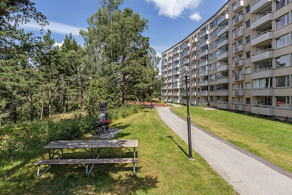 Emaljvägen 12, 1 tr