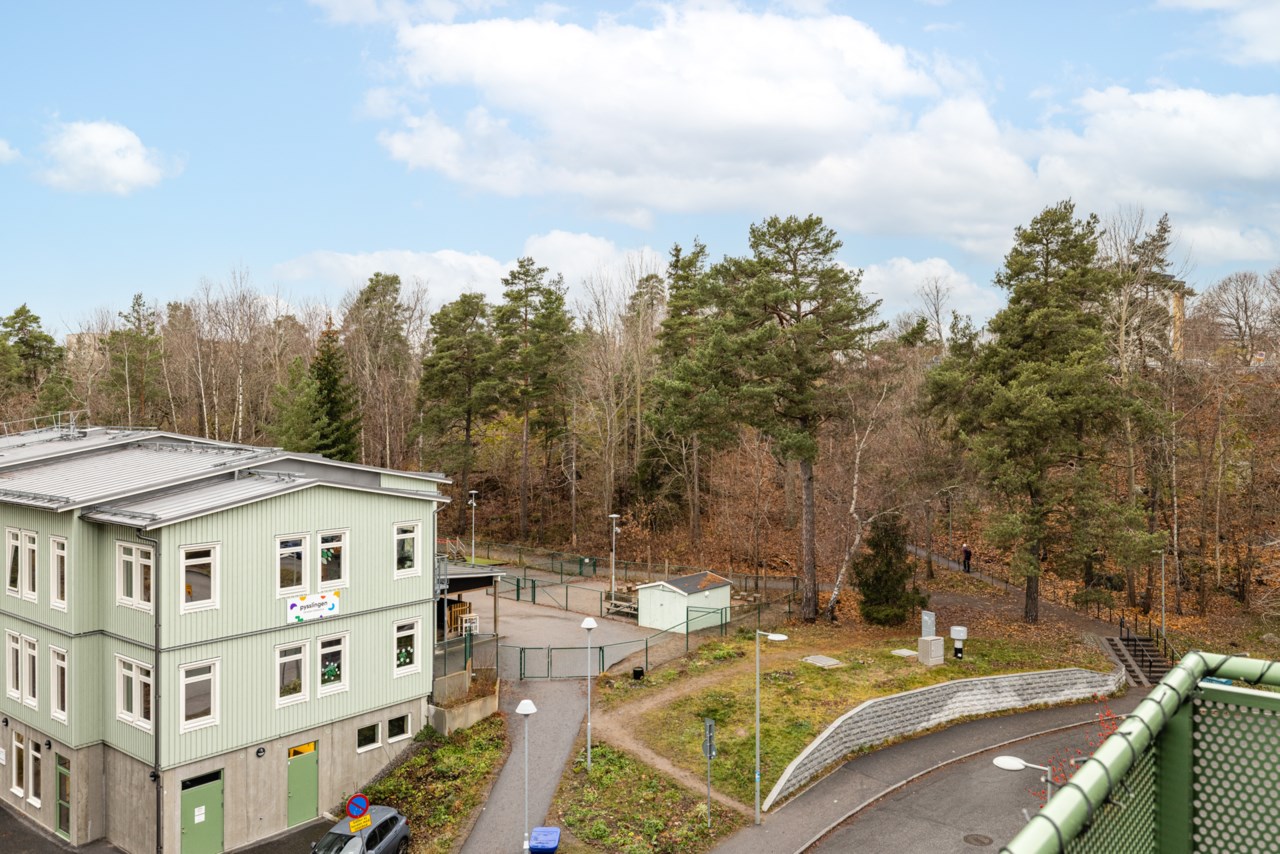 Edagränd 8