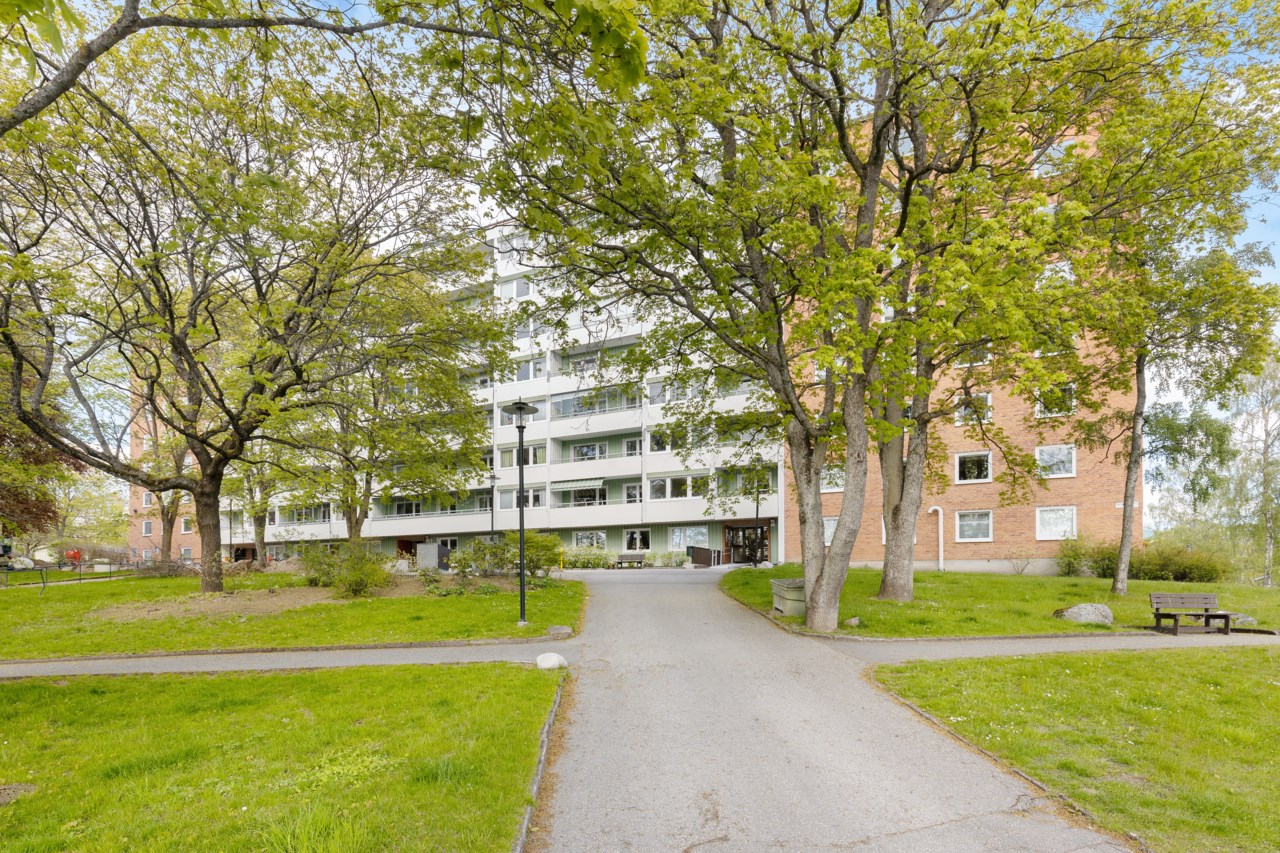 Herrgårdsvägen 32