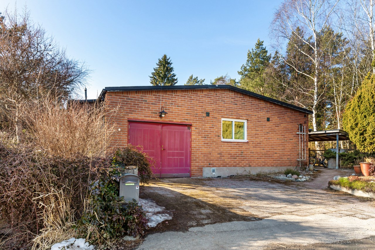 Uppfart och garage