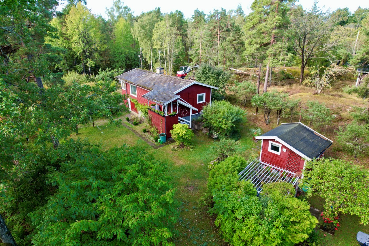 Karlshillsvägen 1