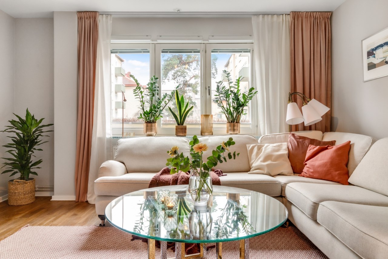 Eliegatan 10