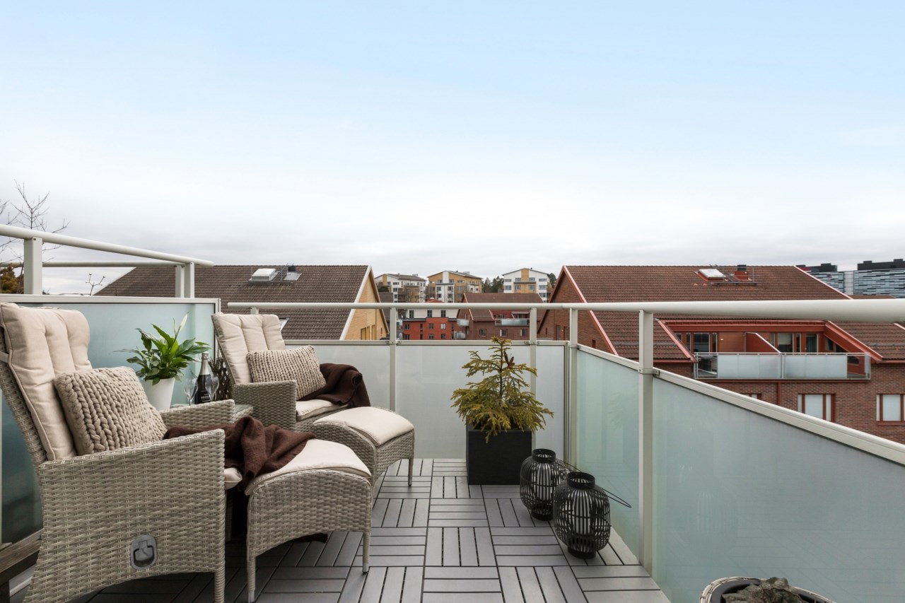 Del av terrass med egen utgång från sovrum 3