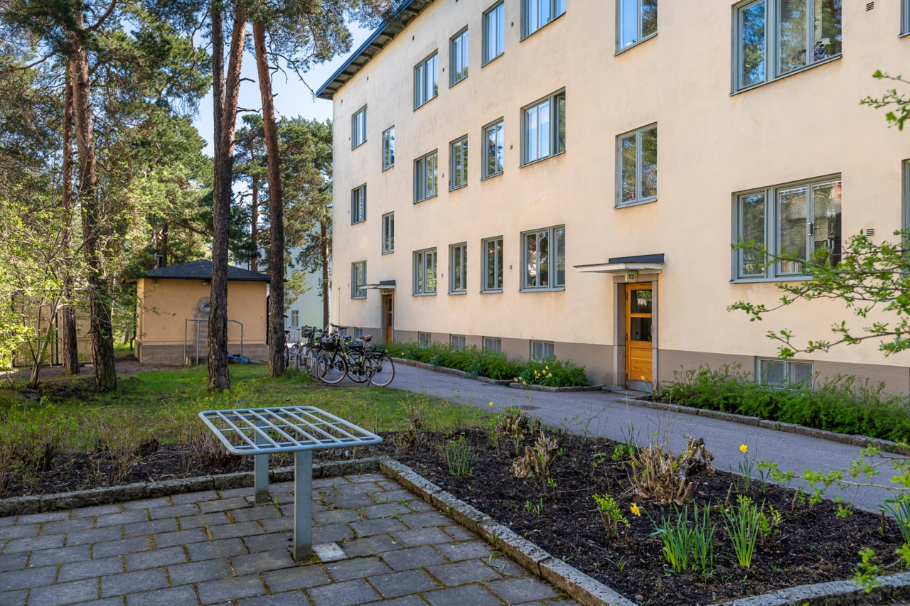 Hasselquistvägen 13