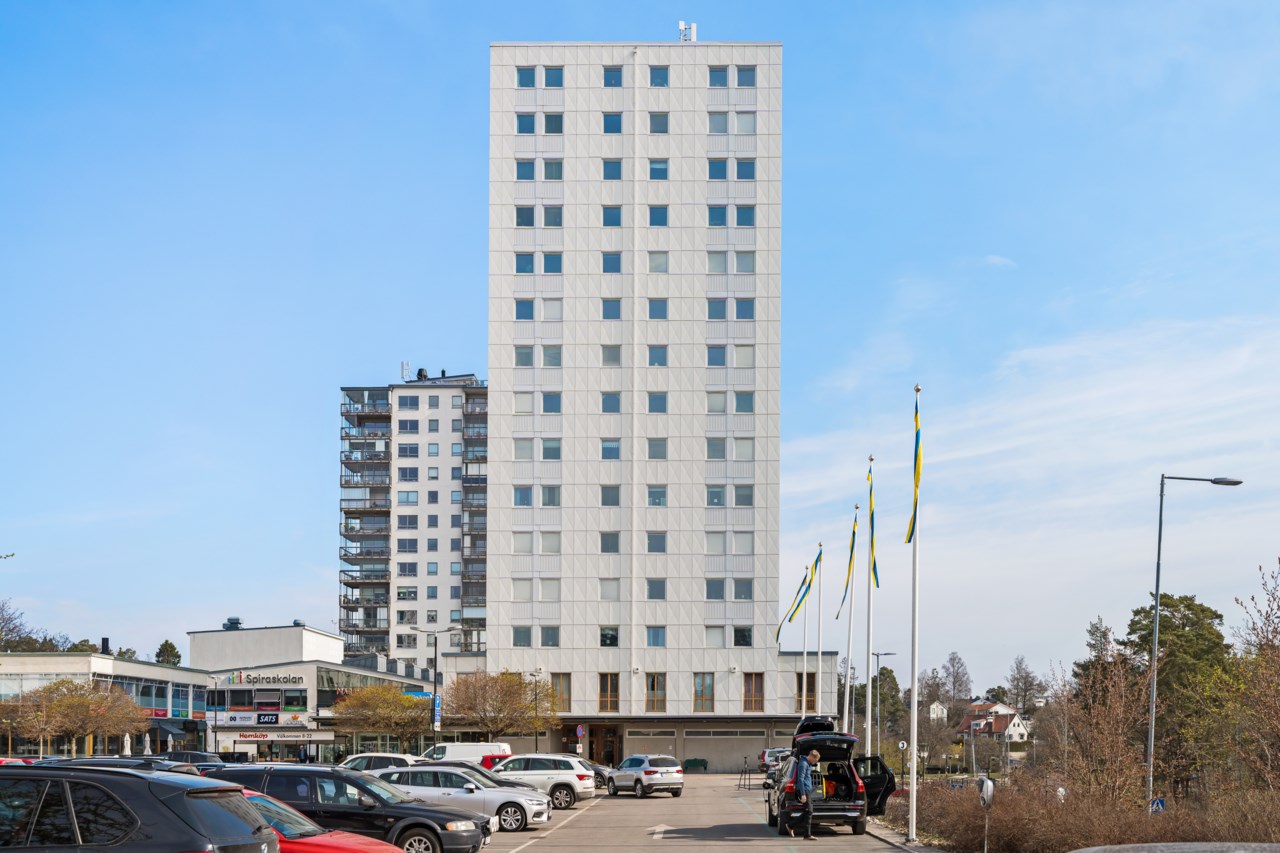 Eskadervägen 8