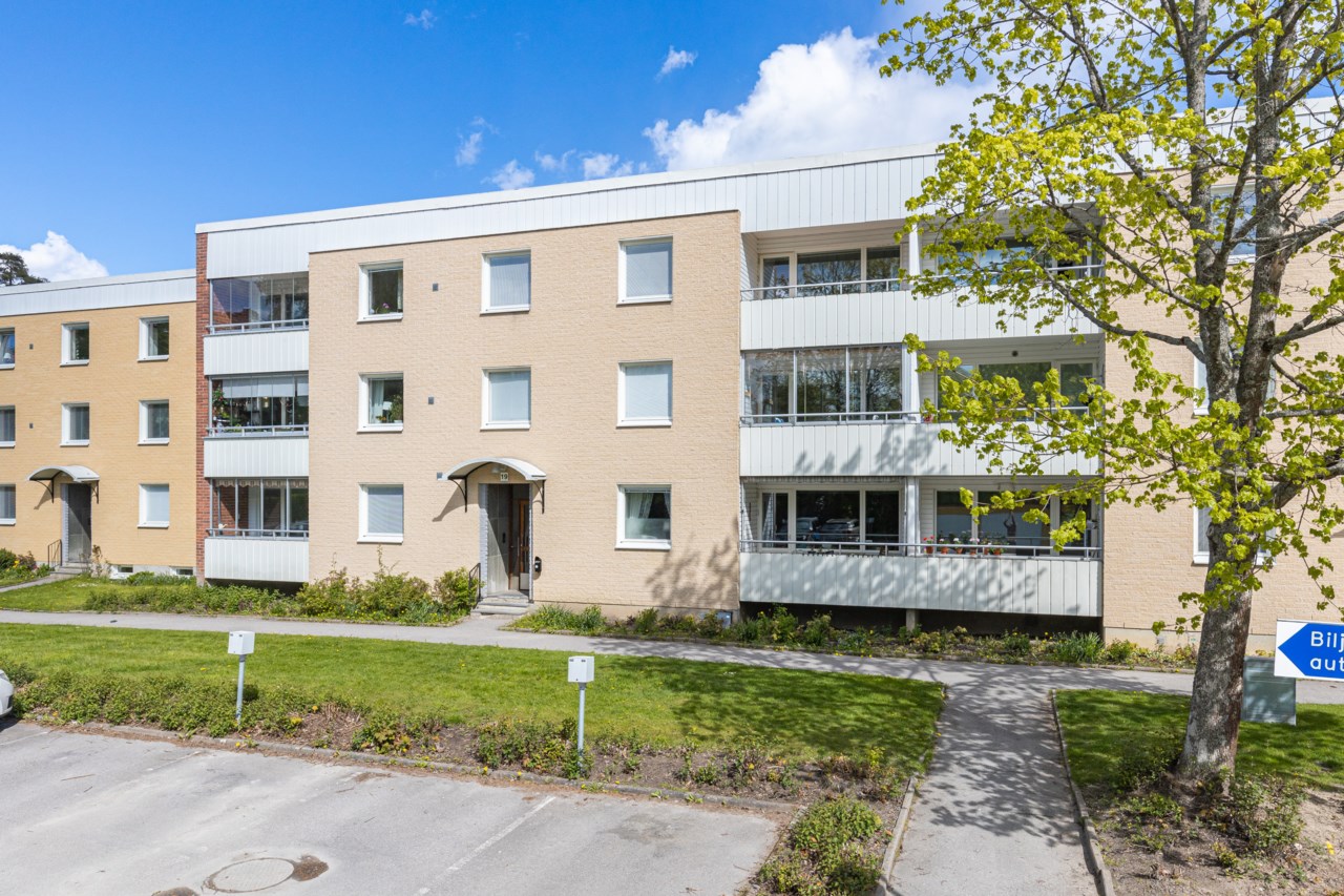 Herrgårdsvägen 19