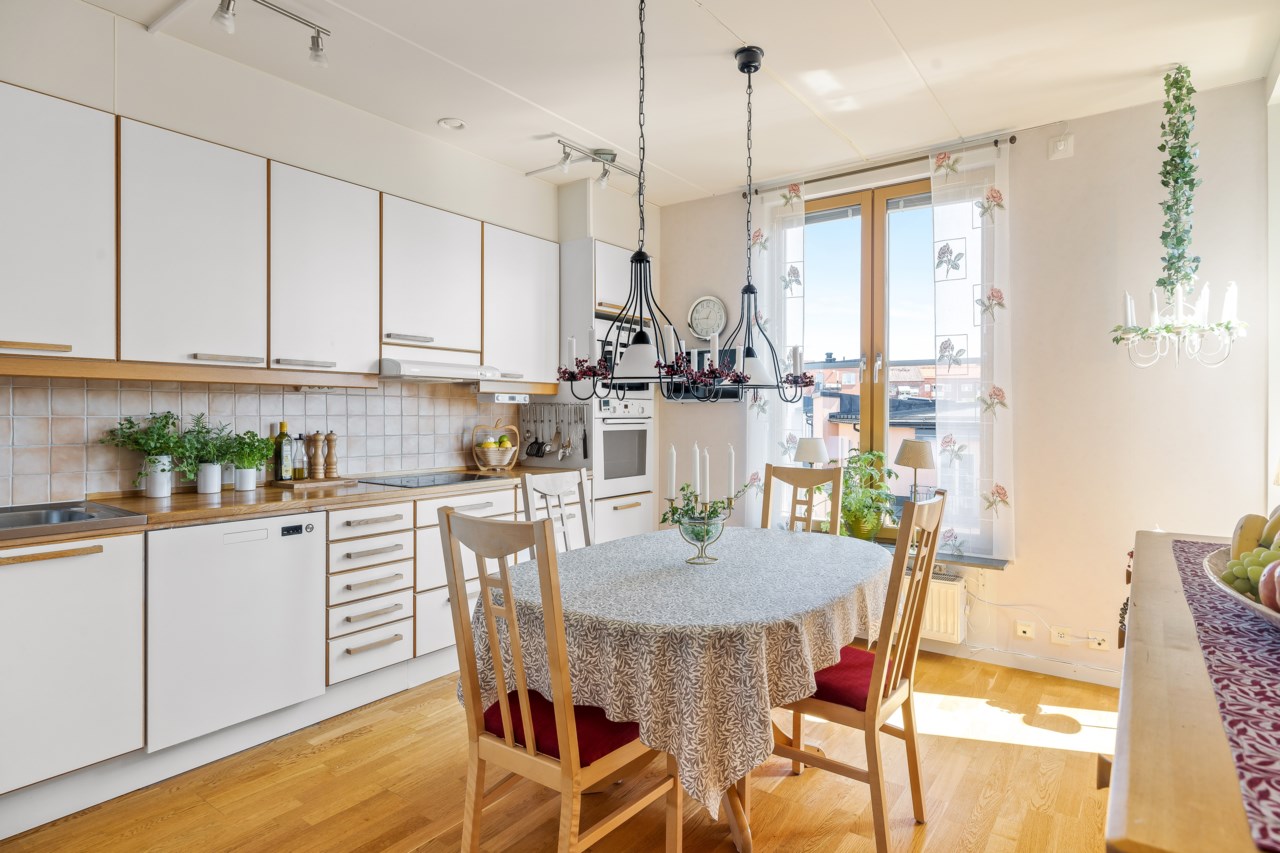 Edvin Adolphsons väg 3, vån 5 av 5