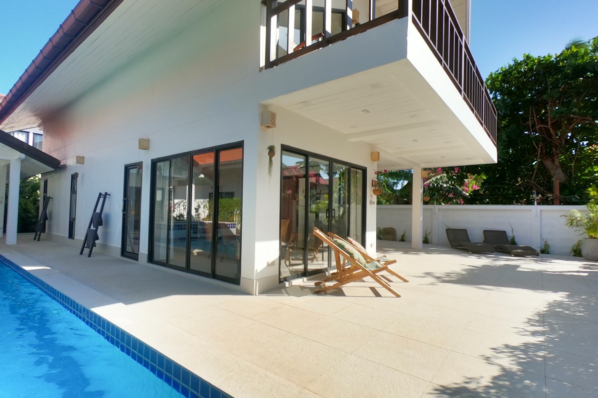 Malee Beach F4
