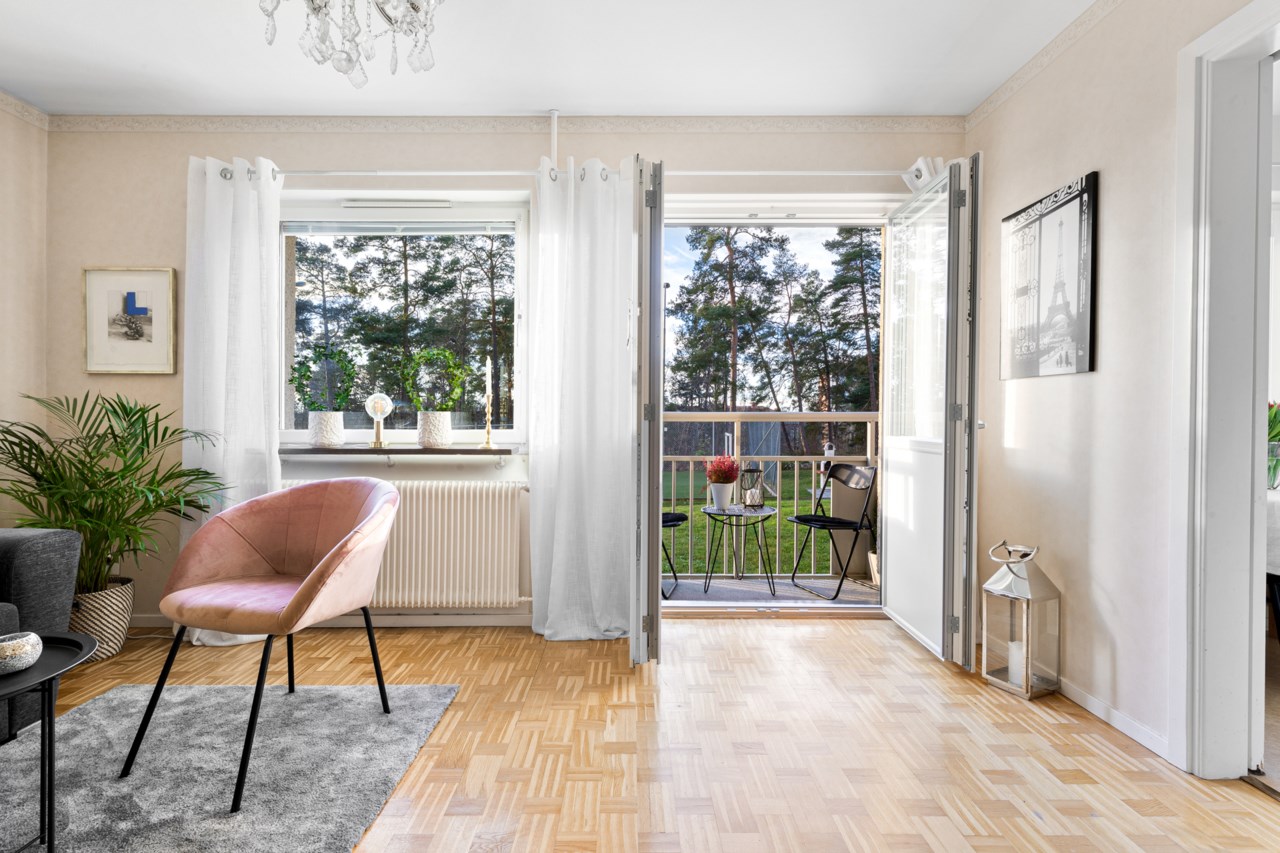 Emaljvägen 12, 1 tr