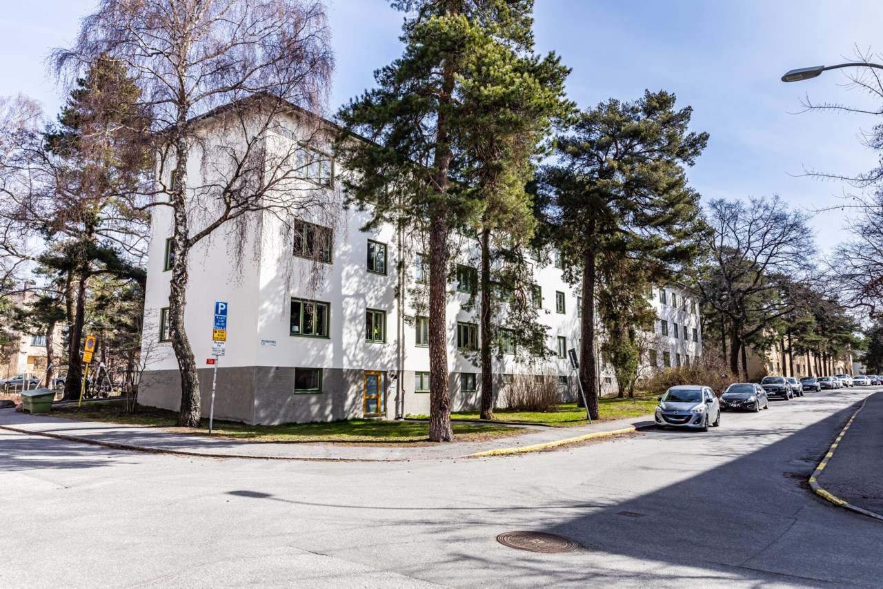 Hasselquistvägen 1