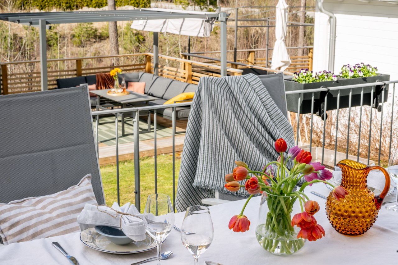 Perfekta utemiljöer från sommarens alla grillmiddagar