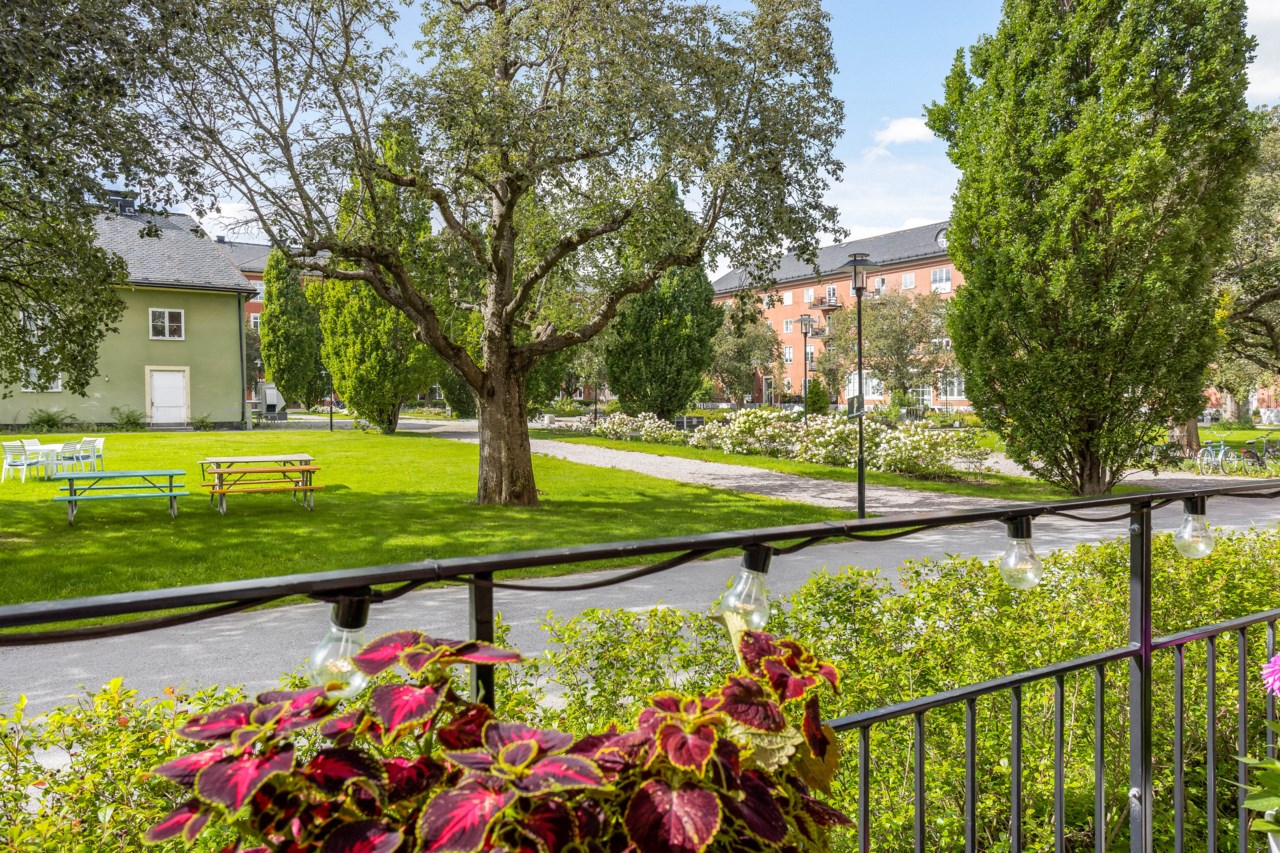 Follingbogatan 12