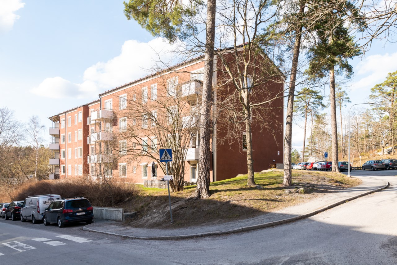 Tivedsvägen 1