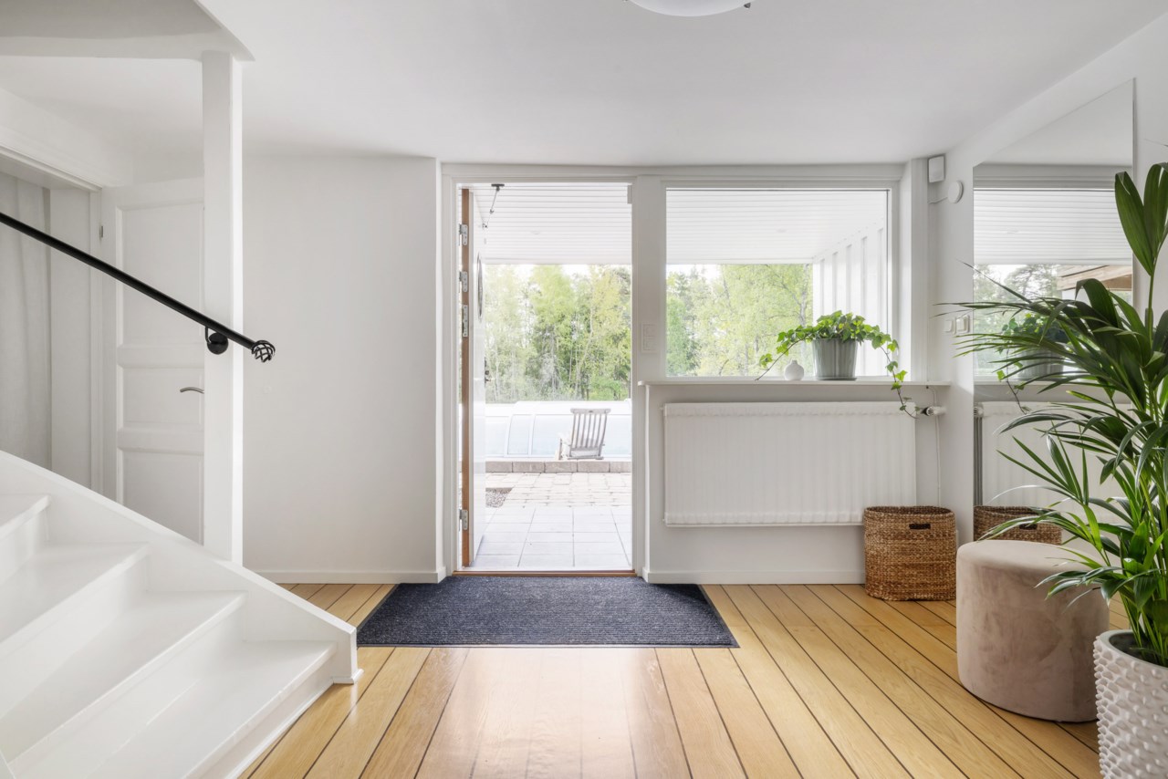 Eriksrovägen 6