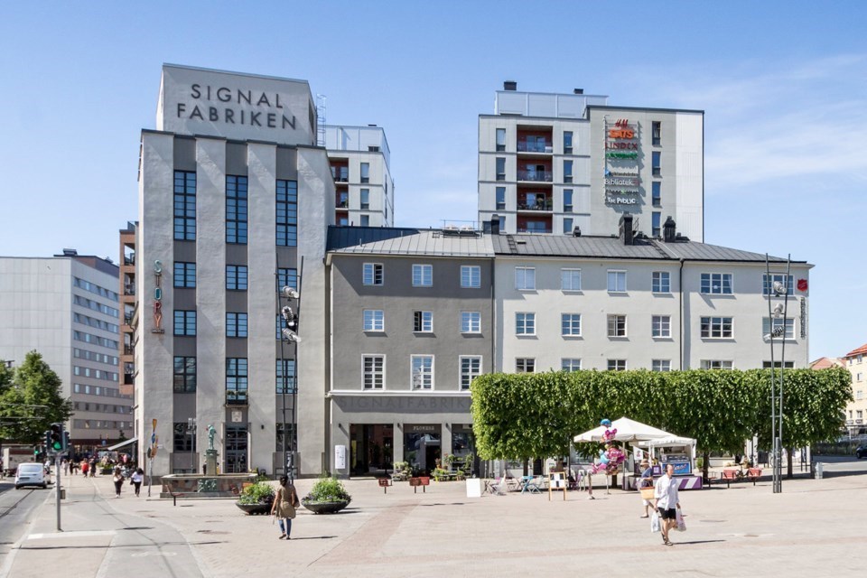 Eliegatan 10