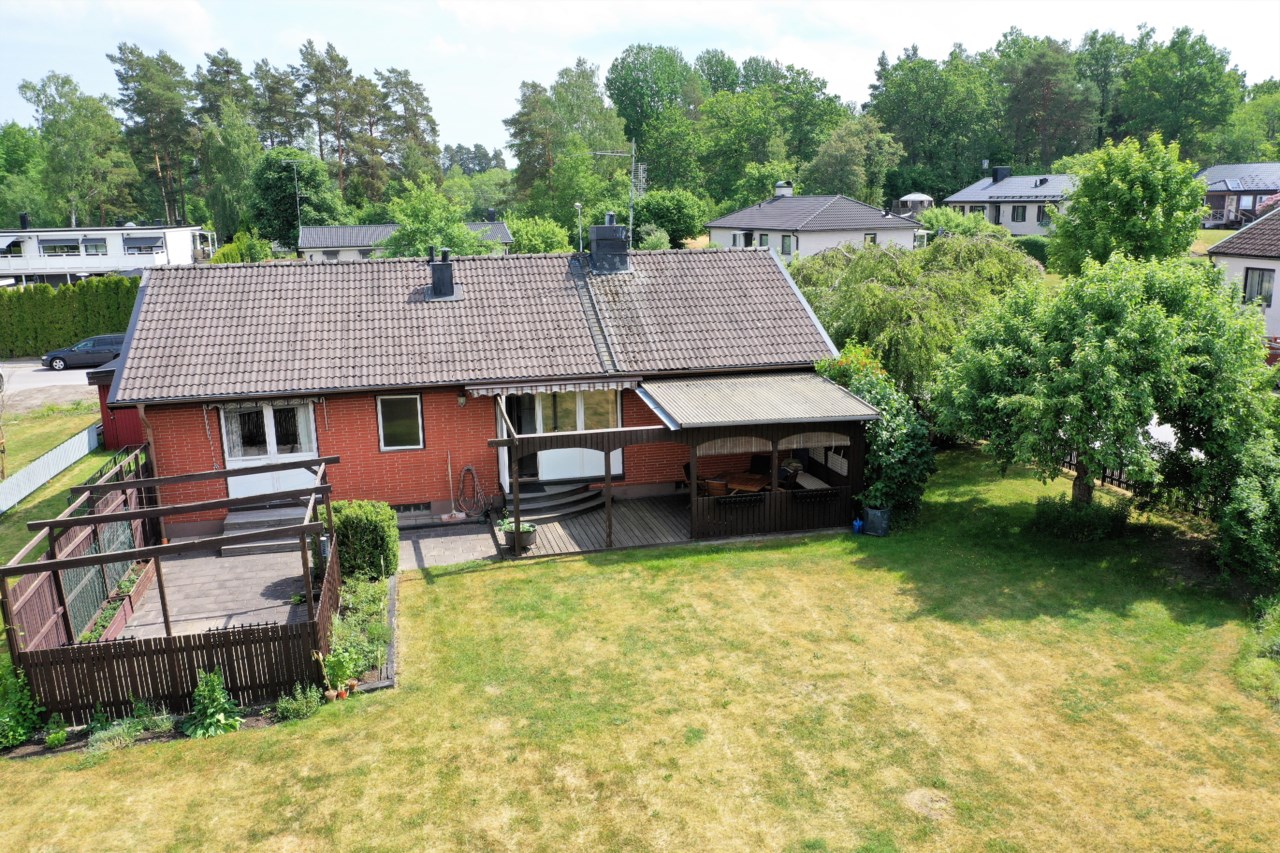Ljungvägen 19, Gullvivsvägen 2