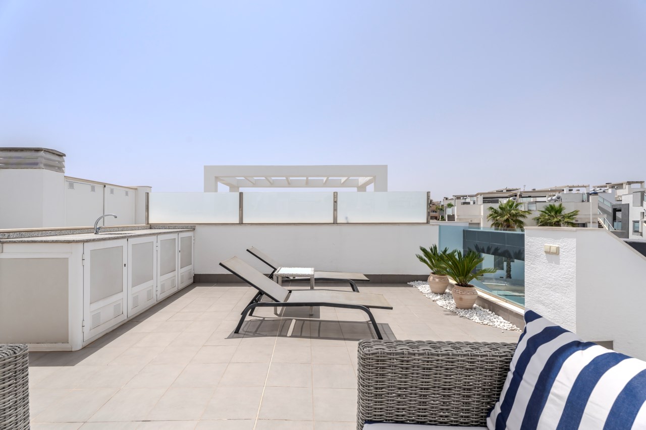 Oasis Beach IX