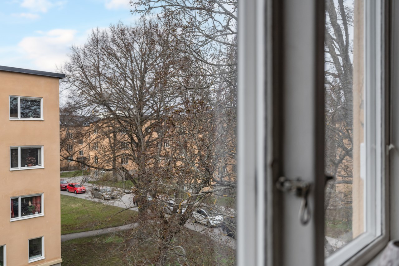 Pingstvägen 6, högst upp!