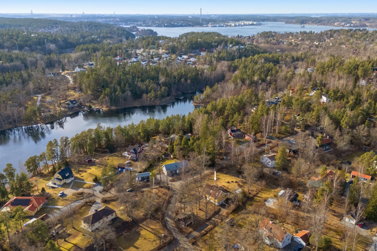 Badhusvägen 4