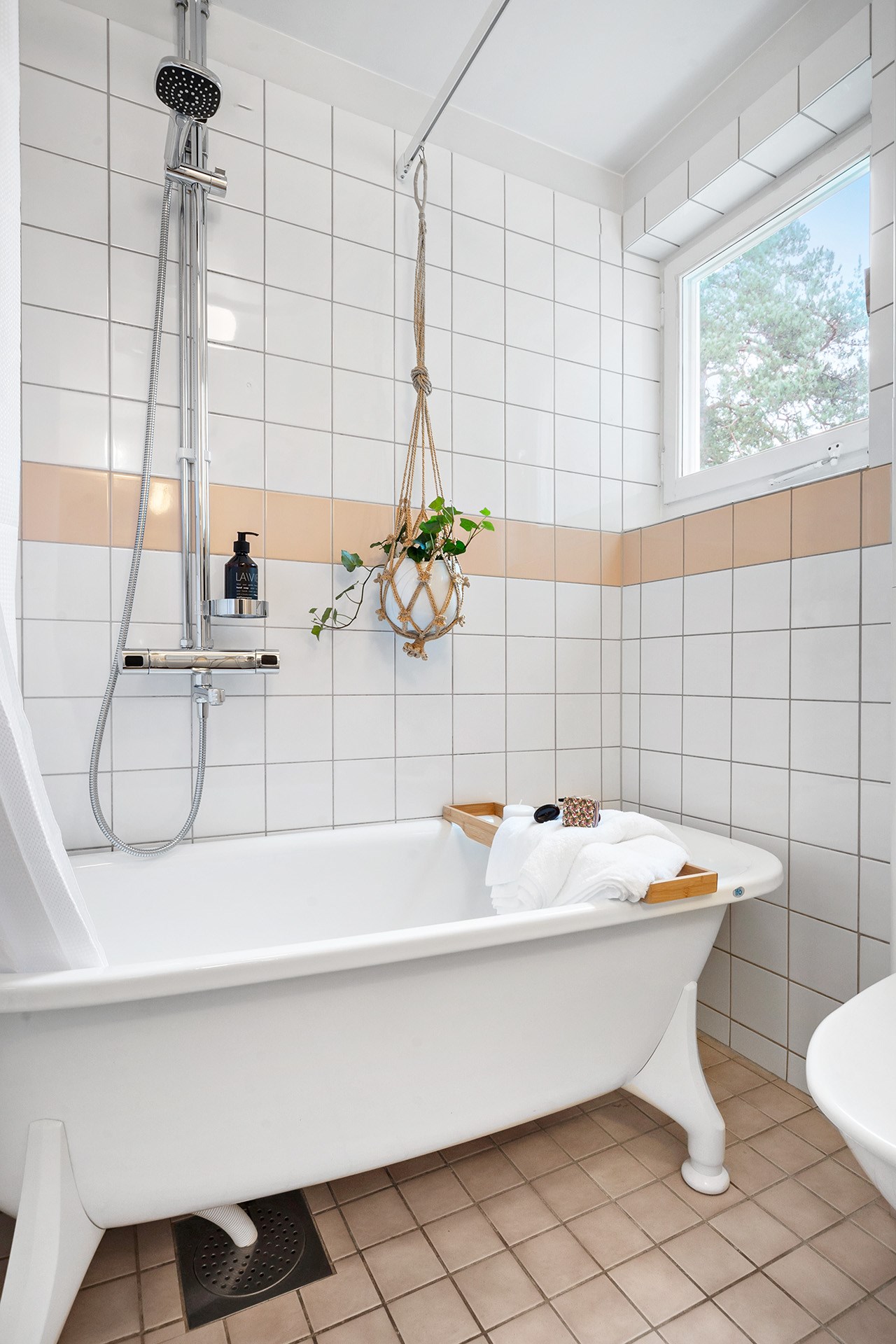 Domarvägen 6