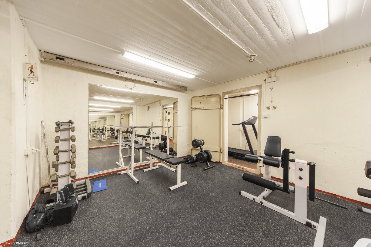 Föreningen har ett gemensamt gym i källaren.