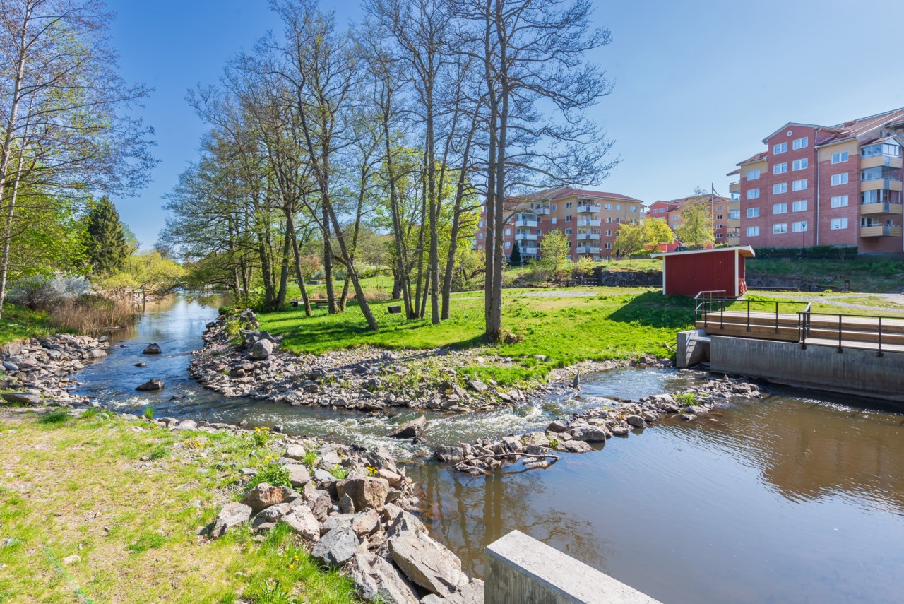 Slussbrovägen 8